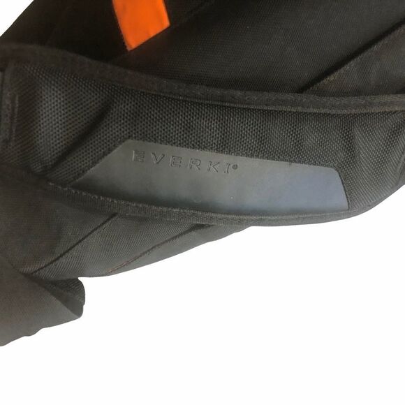 Everki Messenger Carrying Case, EKS618 - Picture 5 of 10